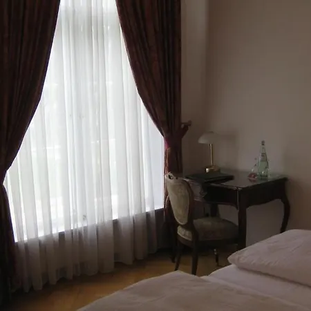 מלון Schloss 4*