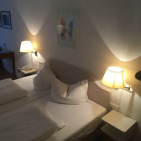 Schloss 4*