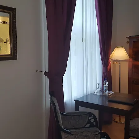 Schloss מלון 4*