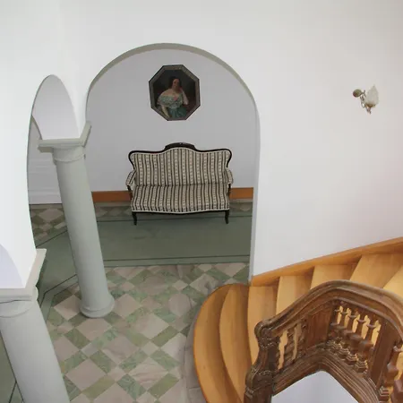 Schloss 4*