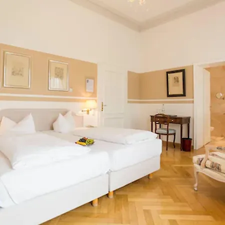 Schloss 4*