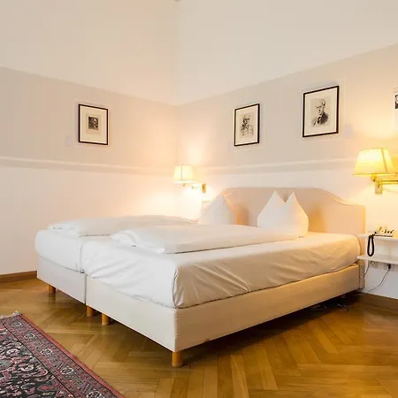מלון Schloss 4*